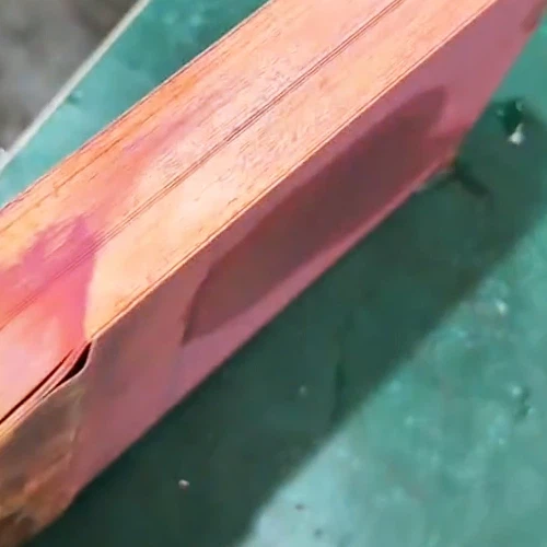 Diffusion welding machine for welding large cross-section copper busbars Diffusion welding machine for welding large cross-section copper busbars